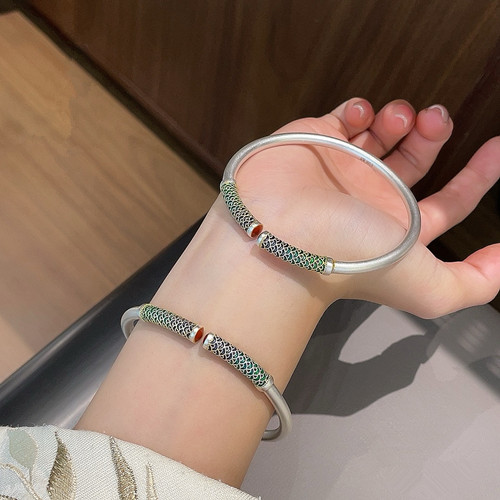 银饰品过敏能用酒精擦拭吗(图1) 3.jpg